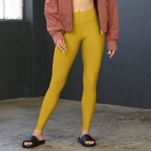 ALO Leggings (BRAND NEW)